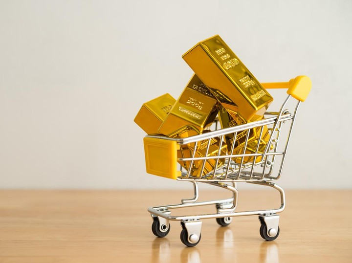 Dekati Rekor, Emas Jadi Incaran Investor