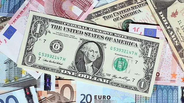 Dolar Tahan Gain di Dekat 98 Jelang Rilis GDP