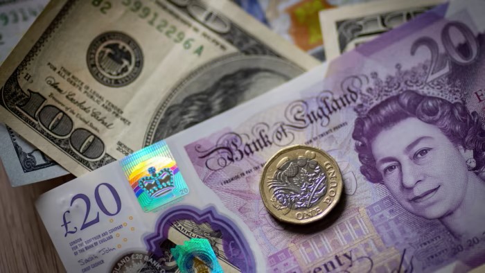 Kekhawatiran Fiskal Tekan Sterling dan Yen, Dolar Menguat